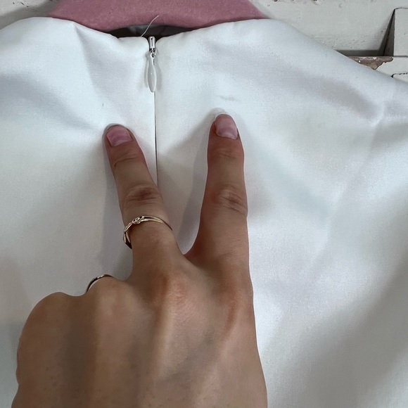 ODDMUSE WHITE MINI DRESS LARGE - Picture 7 of 9